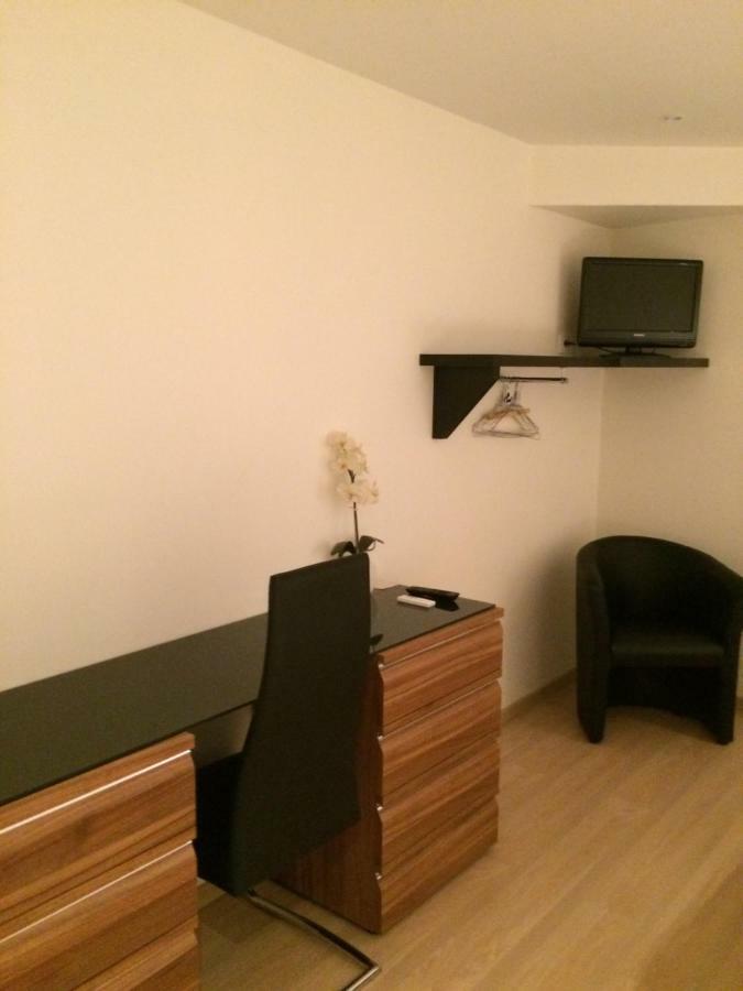 Chambres D'Hotes Karine Smej Châtillon-sur-Marne Екстериор снимка